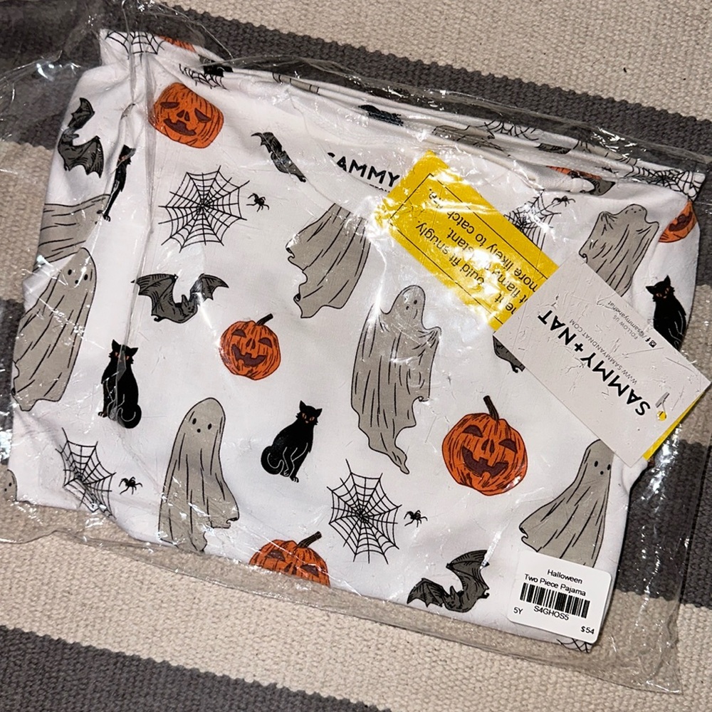 Sammy + Nat NWT Halloween 2 piece pajamas 5T